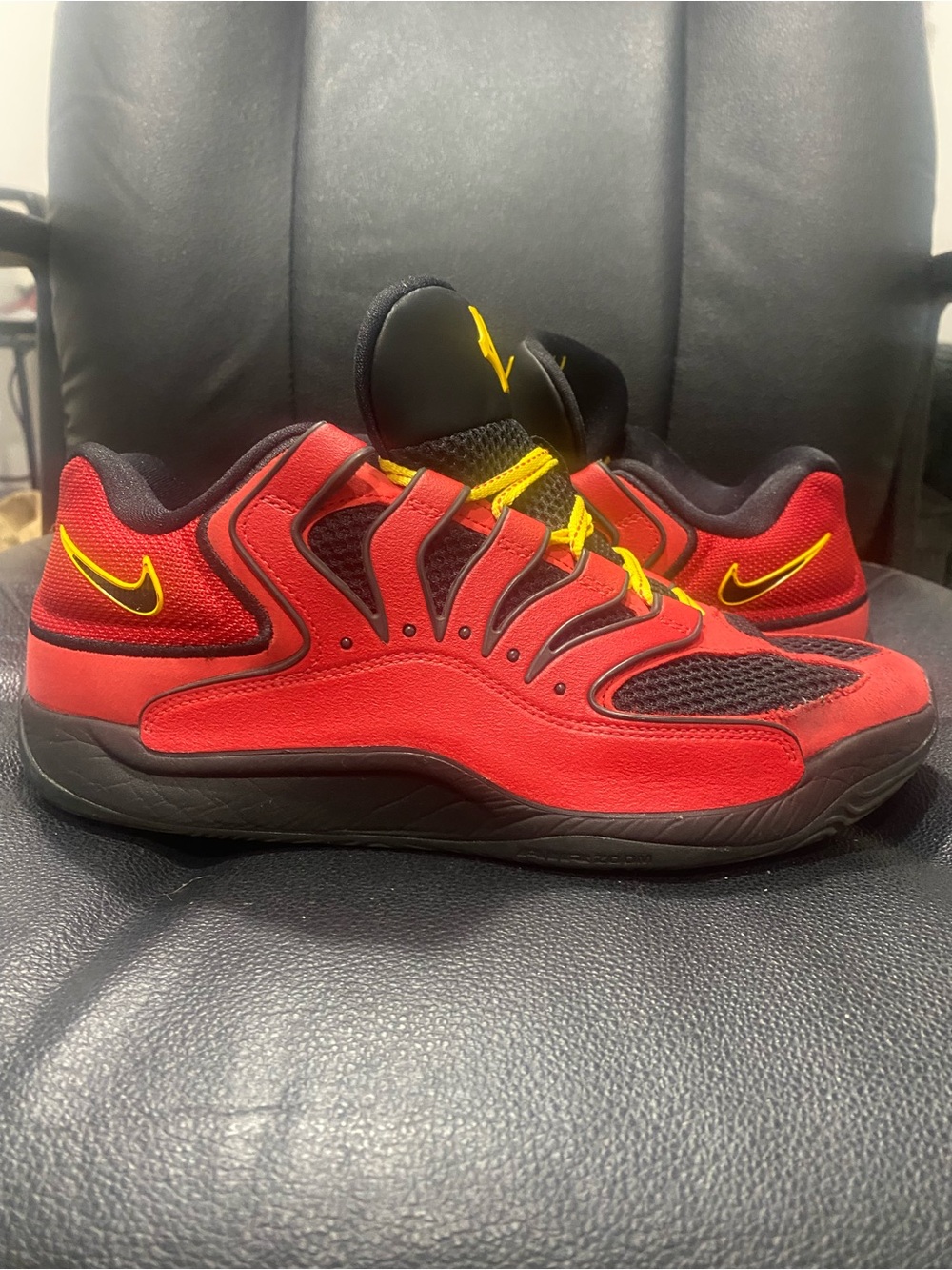 Nike KD 18 Air Bakin Red Black Yellow Kevin Durant HV1992-600 size 9.5
